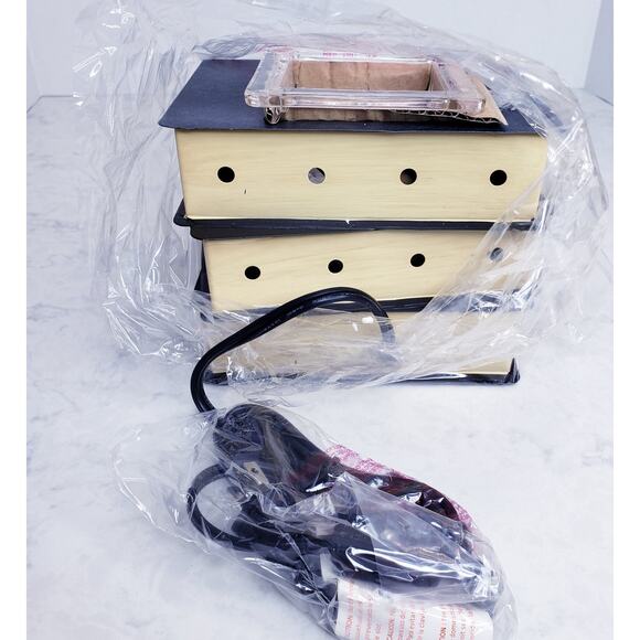 NIB Scentsy UNDER MY SPELL Warmer Book of Shadows Basic Spells Potion NOT TESTED - Picture 11 of 16